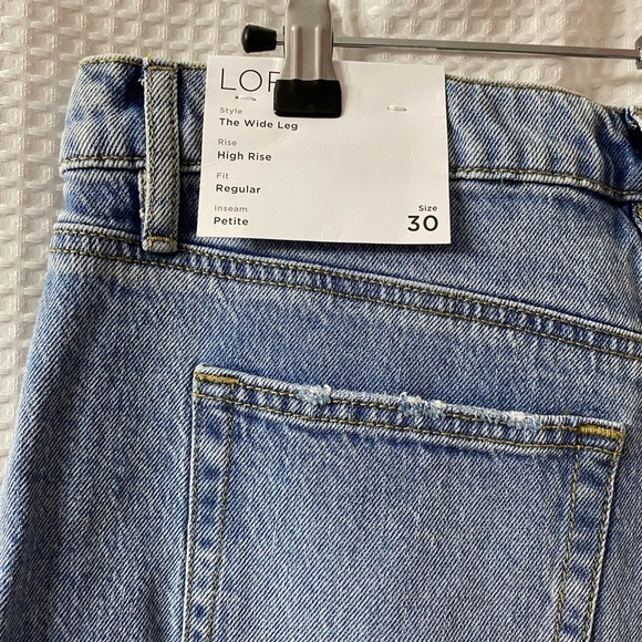 NWT LOFT Petite High Rise Wide Leg Jeans in Light Wash Indigo - Picture 9 of 9